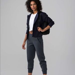 Lululemon embrace the space jogger 6